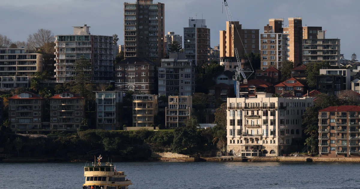 Australia home auction clearance rate stuck below 50% for second week