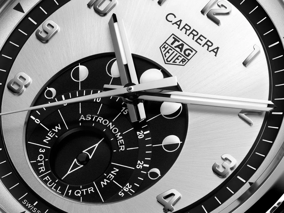 Tag Heuer has chosen scientific precision as the design principle of the moonphase display for the Carrera Astronomer watches.
