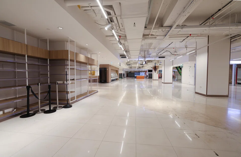 A vacated Eccellente by Hao Mart at Taste Orchard, taken on Nov 14, 2025.