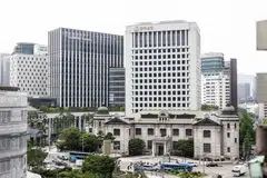 The central bank now sees the economy eking out growth of just 0.2 per cent or lower in the last quarter, sharply down from its earlier view of 0.5 per cent. 