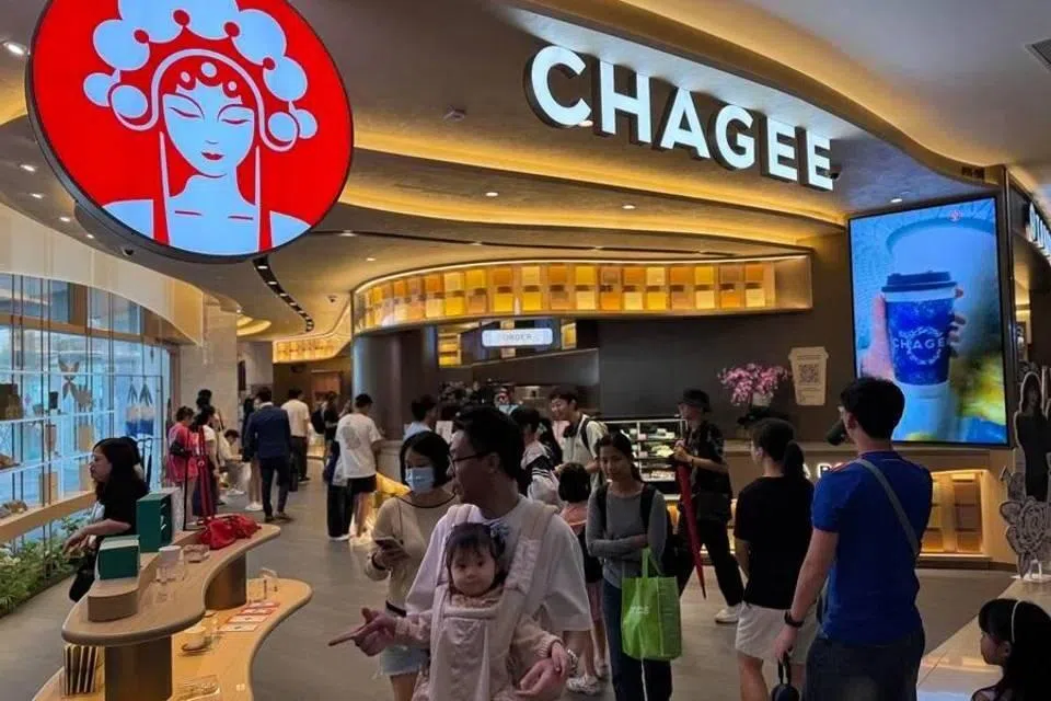 In addition to the rapidly expanding F&B sector, Chinese brands are also quickly entering various retail segments.