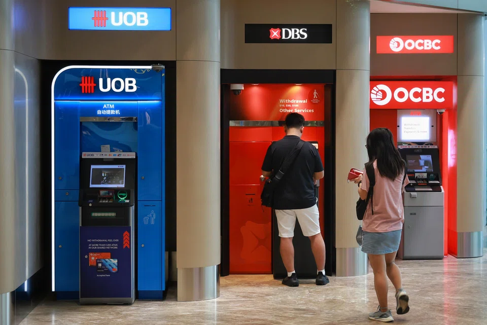 All three local banks close in positive territory. UOB rises 0.6% or S$0.22 to S$36.80, OCBC climbs 1.3% or S$0.22 to S$16.79 and DBS is up 0.8% or S$0.33 at S$43.95.