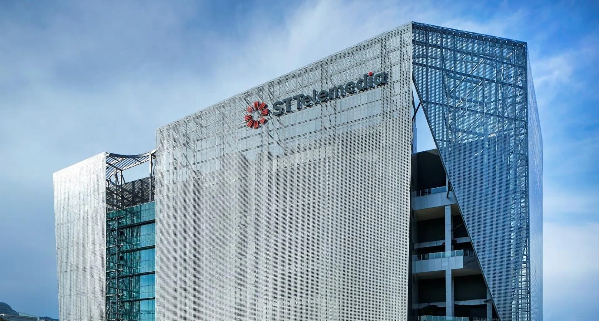 KKR, Singtel & GIC bid for Temasek-backed STT GDC