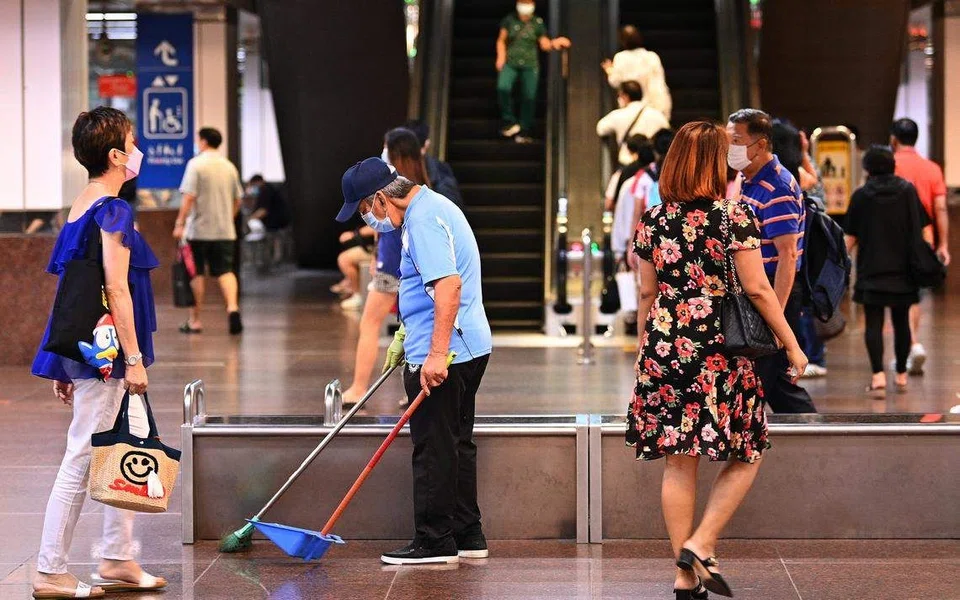 The National Wages Council calls on employers to reward their staff with wage increases that are fair, in line with economic growth and the improvement in labour productivity. 