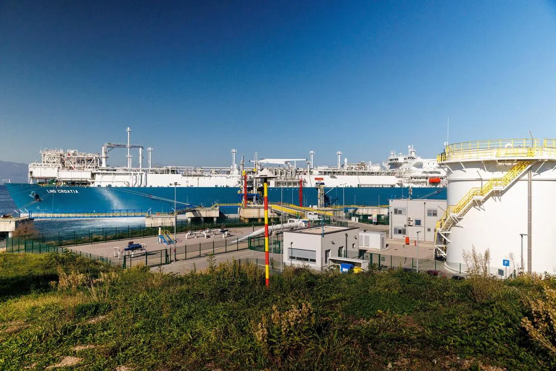 The LNG market posted another strong week, with rates continuing to climb across all major routes as a tight tonnage list, particularly in the Atlantic, kept sentiment firmly bullish.