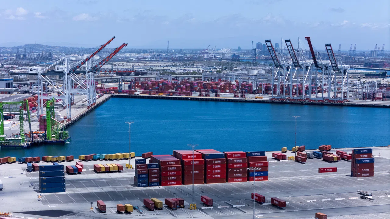 The goods and services trade gap grew nearly 33 per cent from the prior month to US$78.3 billion.