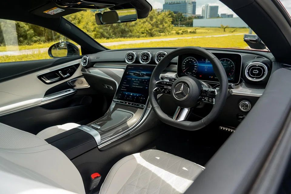 Despite the CLE’s tiny glass area,  it somehow manages to avoid feeling claustrophobic inside. Instead, it feels intimate and cosy.