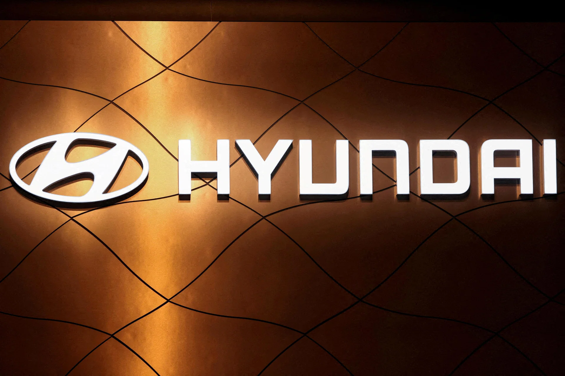 Hyundai Motor to invest 9 trillion won in AI, robotics centre