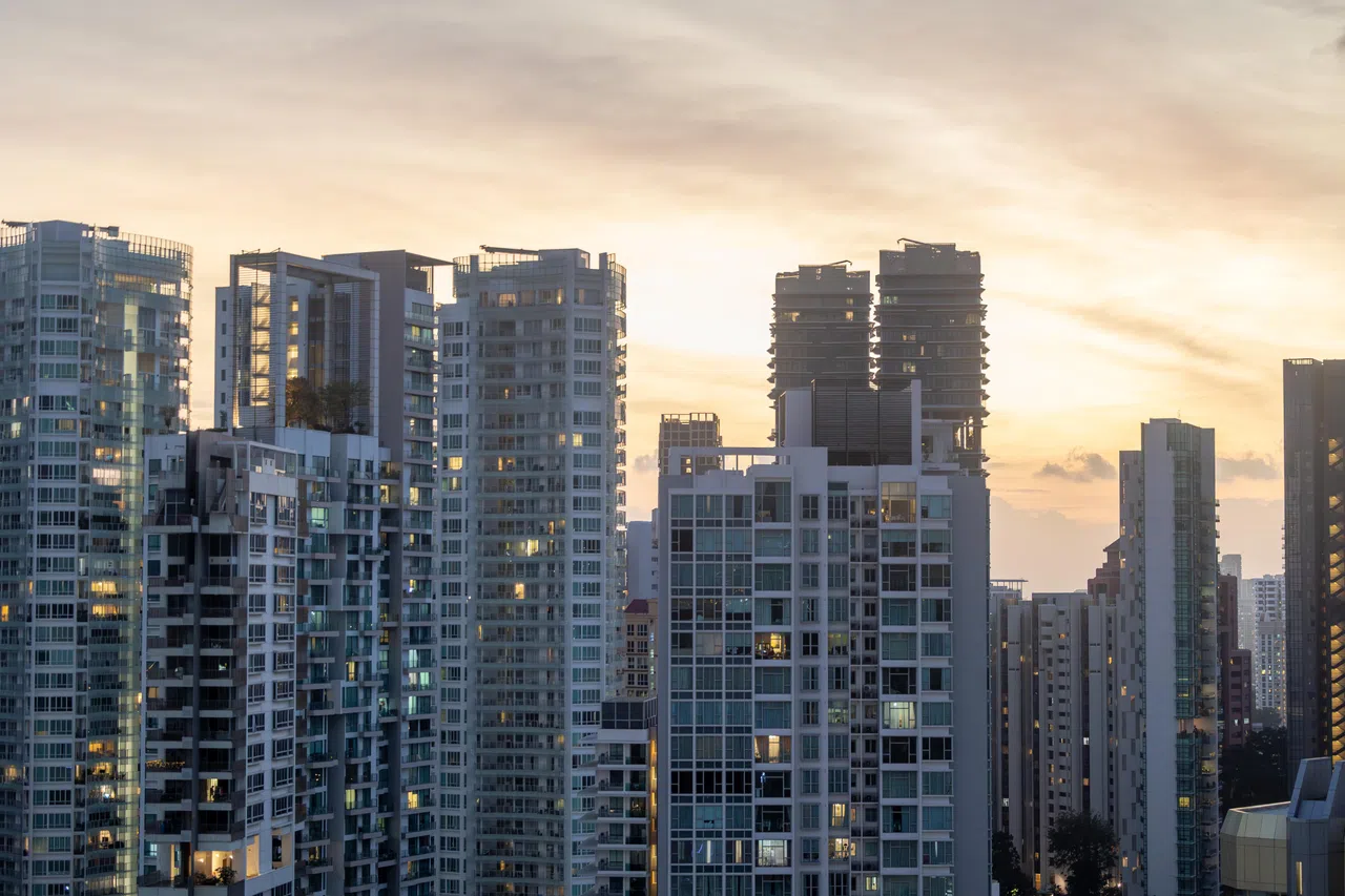 CMG20250208-NgohSB02/吴先邦/王辉雯/Launch of Somerset Reset youth engagement campaign to shape the future of Somerset Belt[Level 4 Dance Studio, *SCAPE, 2 Orchard Link, Singapore 237978]Generic of private apartments at sunset. Tags: properties, Condo, condominium, private housing, home, apartments, luxury, real estate, property