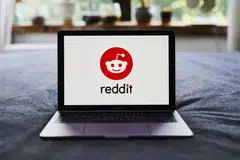 Reddit is considering feedback from early meetings with potential investors in its IPO that it should consider a valuation of at least US$5 billion.