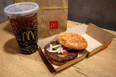 Slivered onions used in the Quarter Pounder was the likely source of the outbreak and it was supplied by a single supplier that serves three distribution centres, initial findings of the FDA as well as the company showed.