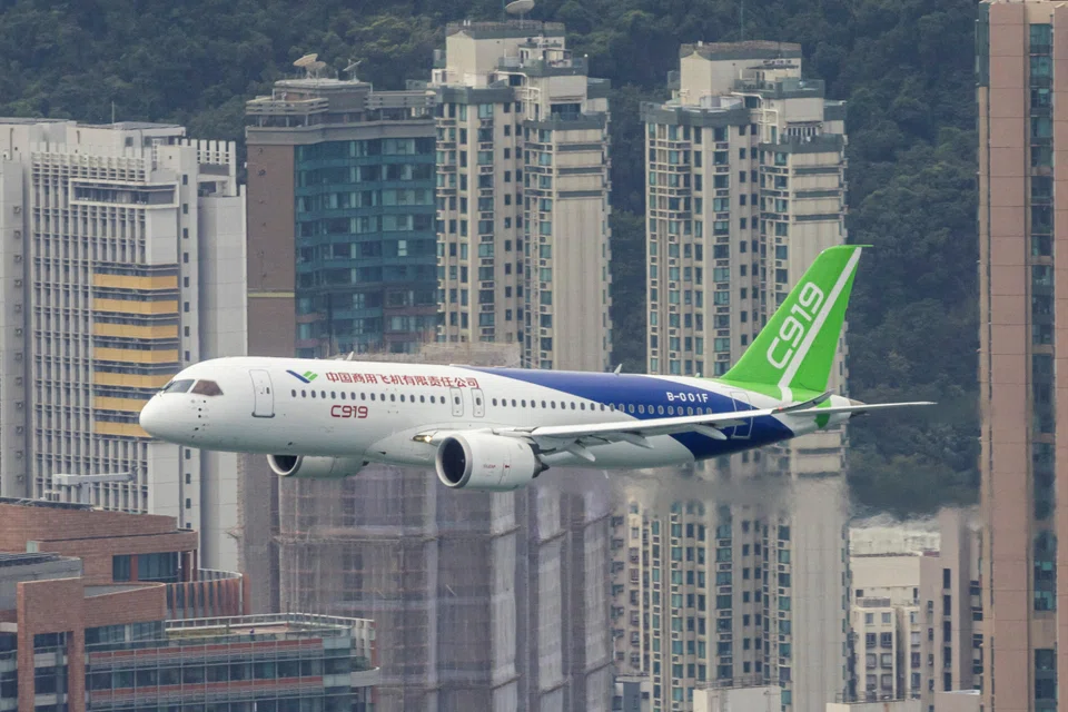 Commercial Aircraft Corp of China will conduct a flying display and exhibit its C919 single-aisle jet amid a push to broaden prospective sales beyond Asia’s biggest economy.