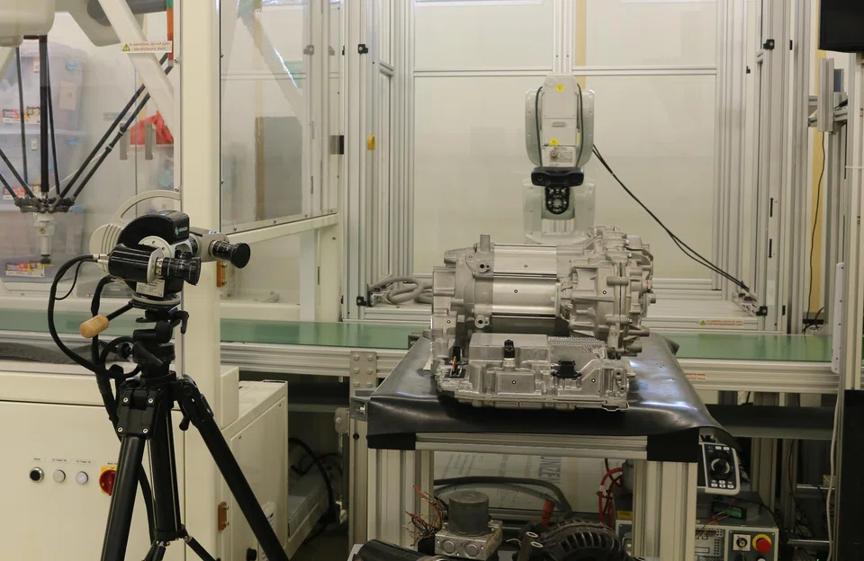 By intelligently orchestrating the disassembly process through human-robot collaboration, Bosch aims to revolutionise the recycling of products and conserve valuable resources.