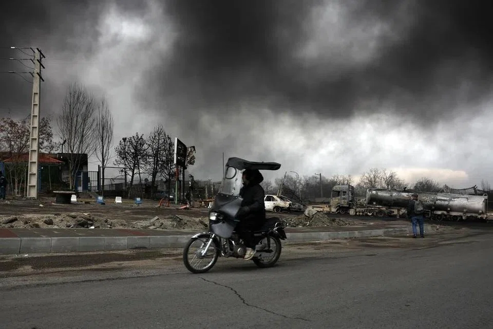 Iran’s Islamic Revolutionary Guards Corps has said it would not allow any oil to leave the region if attacks from the US and Israel continue.