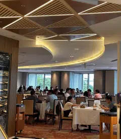 Asia Grand's new interiors at Fairmont Singapore, where the restaurant replaces the short-lived House of Wei.