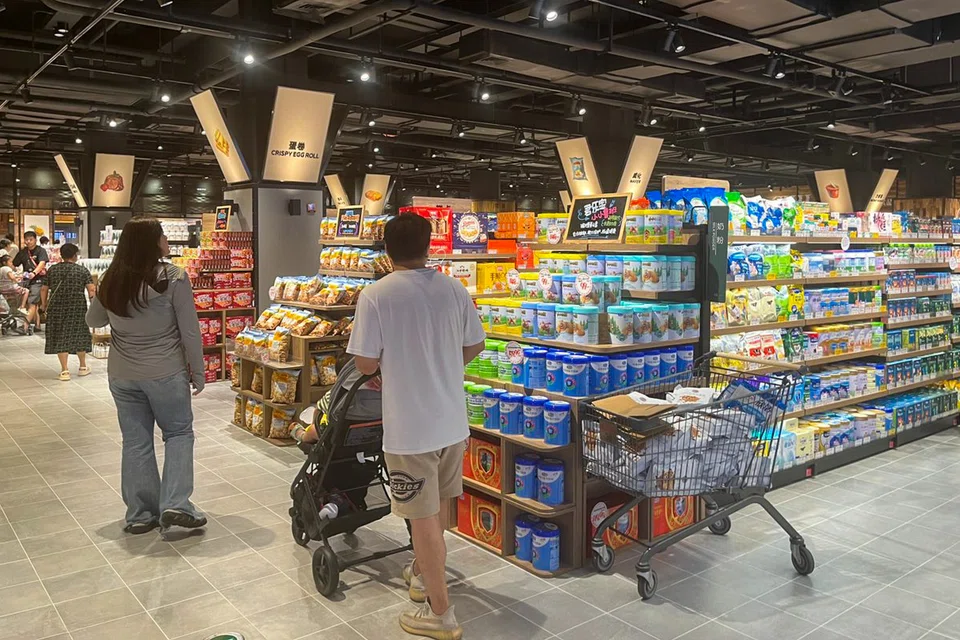 Despite its size and distance from China’s most important cities, Pangdonglai’s influence has percolated through the industry, with smaller chains adopting its model.