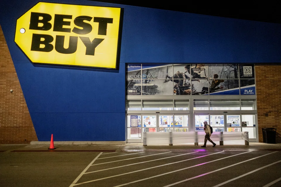 The layoff would affect hundreds of jobs across Best Buy’s US stores, the report says.