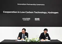 Park Jaeha (left), vice-president and head of Global Hydrogen Business Sub-Division at Hyundai Motor Group with Clarence Chua, senior vice-president and head of region for Japan and Korea at EDB. 
