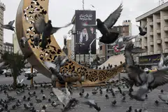 Ending the war quickly to let oil flows resume would appear to preclude toppling Iran’s leadership.