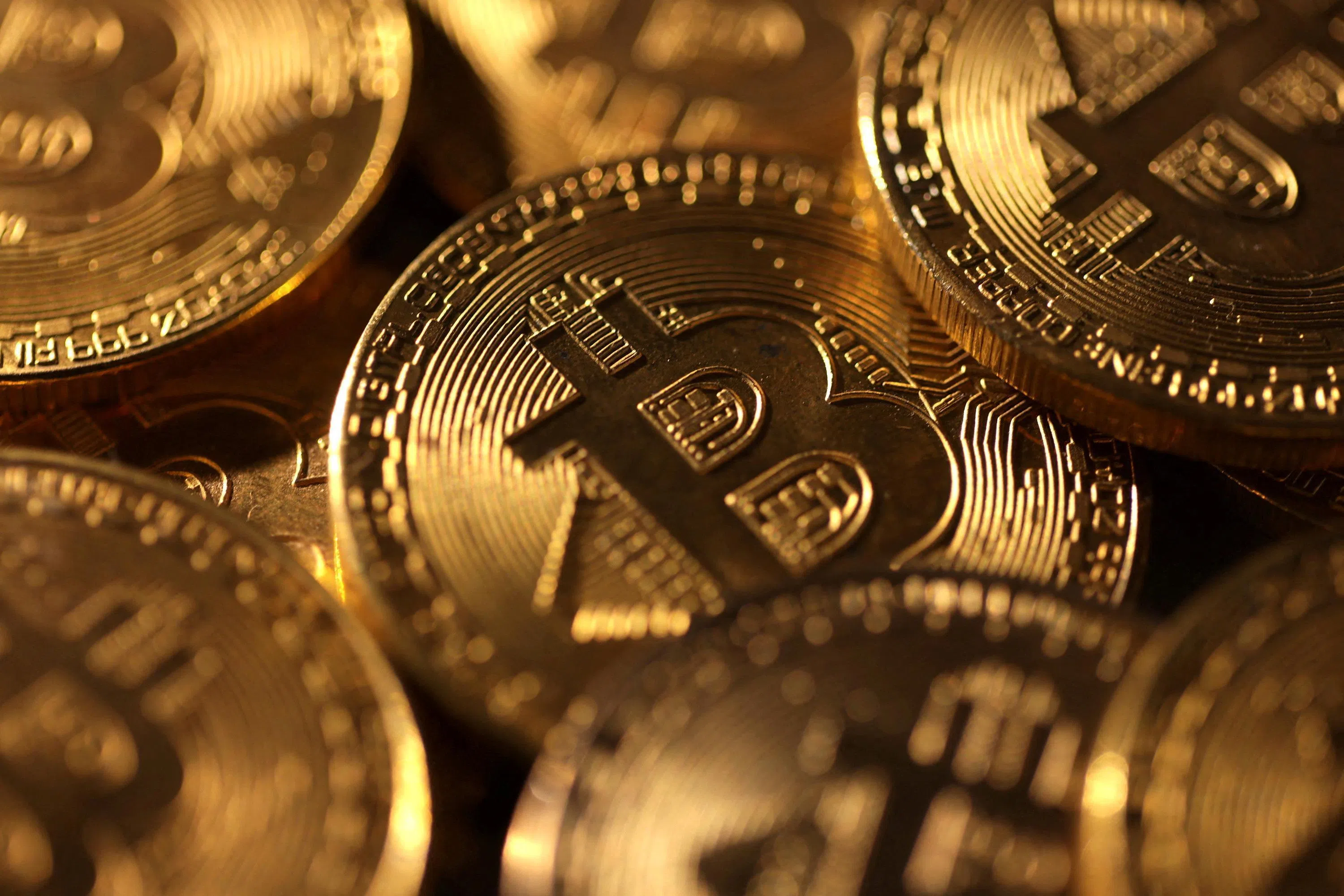 Bitcoin slide below US$85,000 leads to US$1 billion in liquidations - The  Business Times
