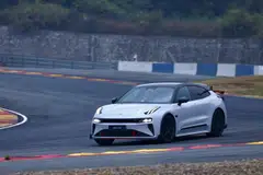 The 001 FR’s battery pack dumps out so much energy, it could power 97,000 household LED bulbs, meaning it could light up a few HDB blocks by itself.