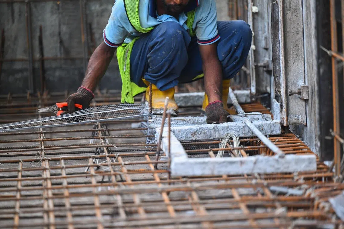 For new EP applicants, the qualifying salary will increase to S$6,000 from S$5,600. 