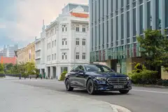 The E 200's turbo engine is pretty brawny to start with, but it also has a nifty mild hybrid setup that adds a nice kick of acceleration.