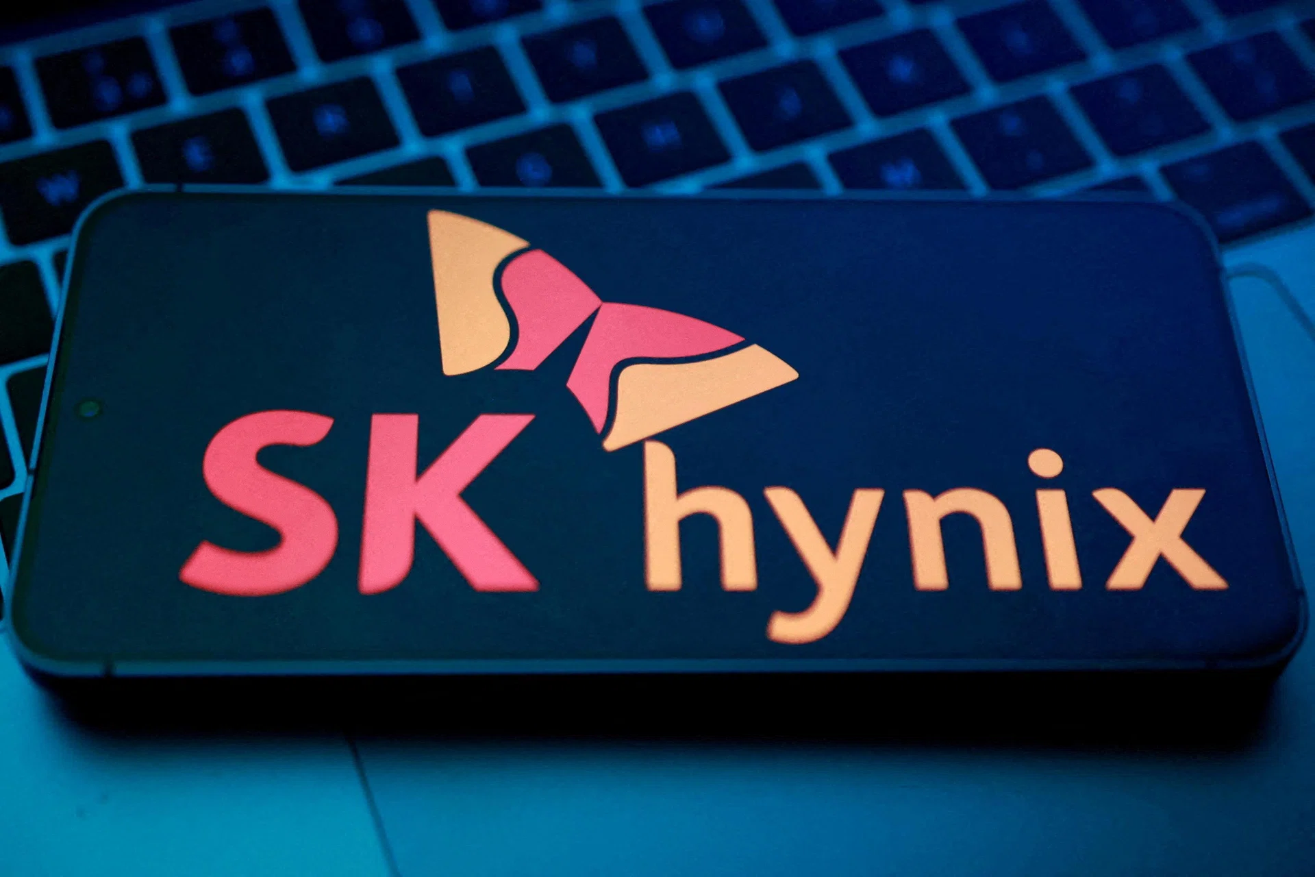 SK Hynix flooded with unprecedented offers from big tech firms to secure chip supplies