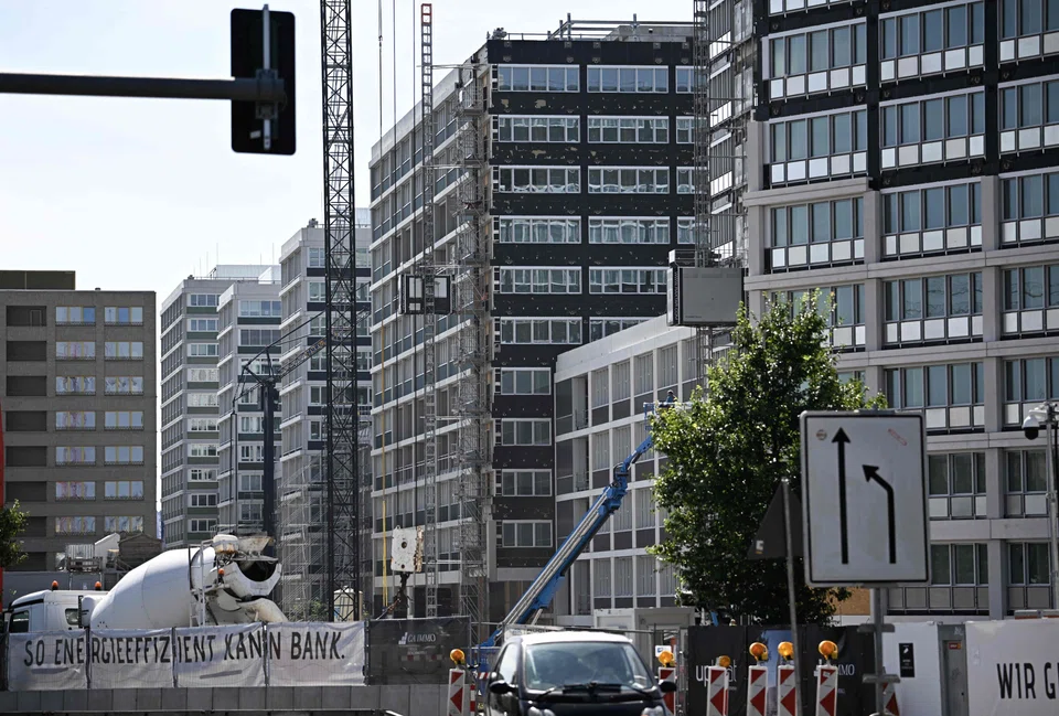 The problems of developers and real estate companies have resulted in falling prices and a sharp slowdown in transactions, which BaFin says may continue.