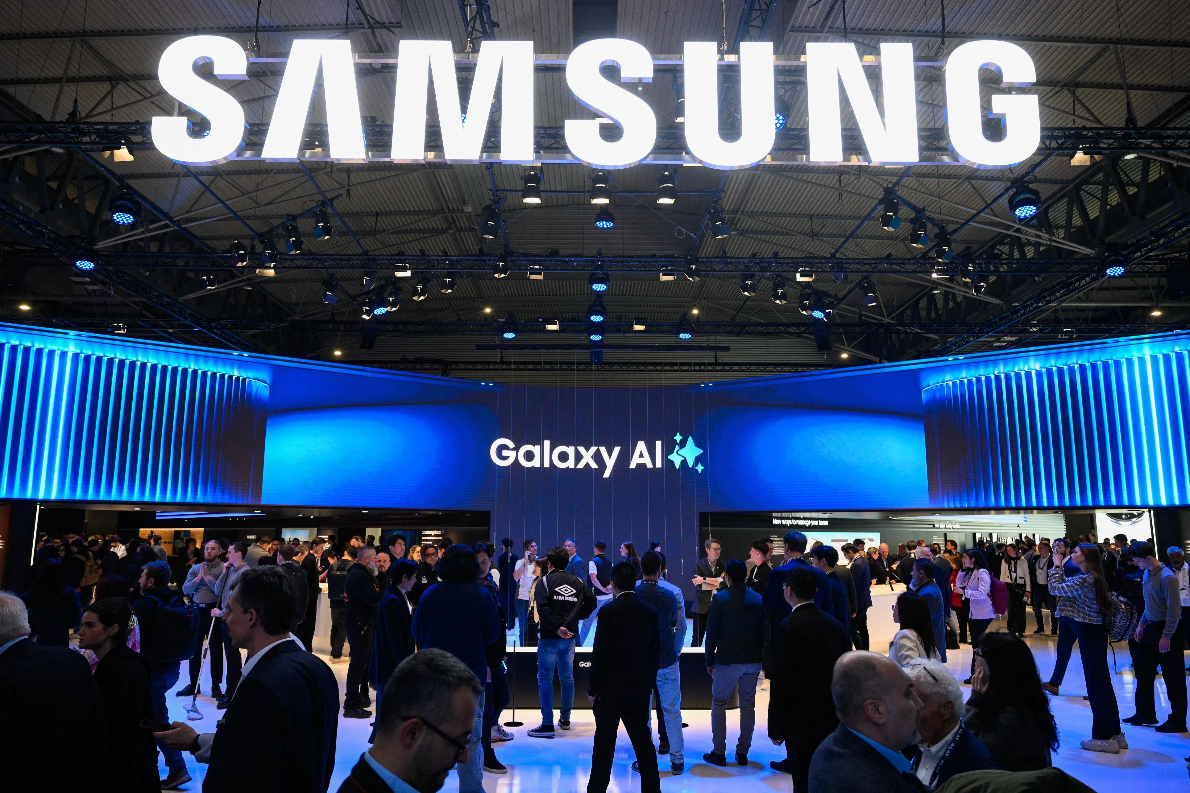 Samsung needs ‘do-or-die’ mindset to survive AI challenges: Yonhap