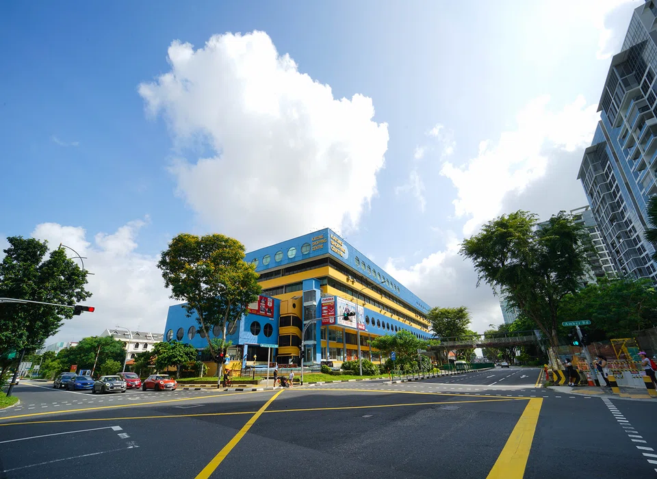 Katong Shopping Centre occupies a corner land plot of 86,924 sq ft, with dual road frontage along both Mountbatten Road and Haig Road.