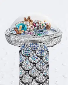 Under a cabochon-inspired dome, Bulgari's Divas’ Dream Acquarium watch recreated a miniaturised living aquarium. 