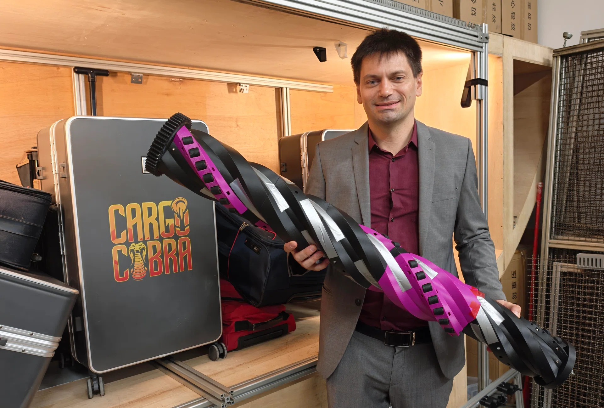 This Singapore startup wants to solve airplane baggage ‘Tetris’ with a snake-like, AI-powered system