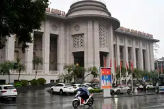 The central bank will continue to manage the dong in a flexible manner and use monetary policy tools to keep the FX market stable, the State Bank of Vietnam deputy governor says.