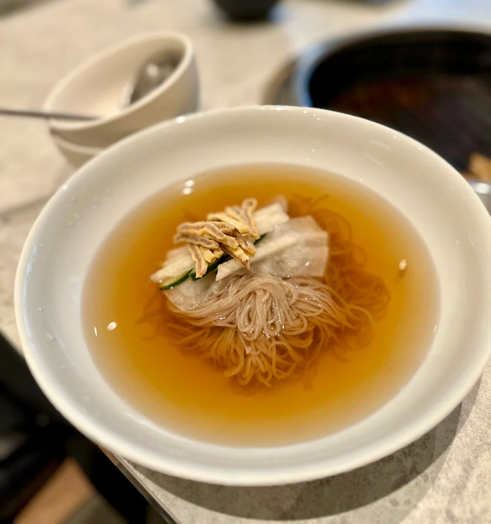 Cold noodles in a tangy broth.