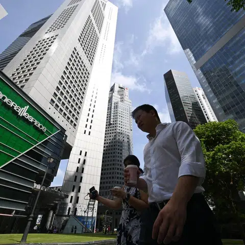 AI impact on entry-level PMET hiring still uncertain: MOM