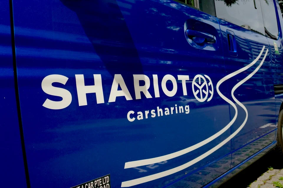 Shariot debuted in 2020 offering short-term vehicle rentals. At launch, its fleet consisted of 250 vehicles at 85 locations, and advertised rental rates as low as S$1 an hour.