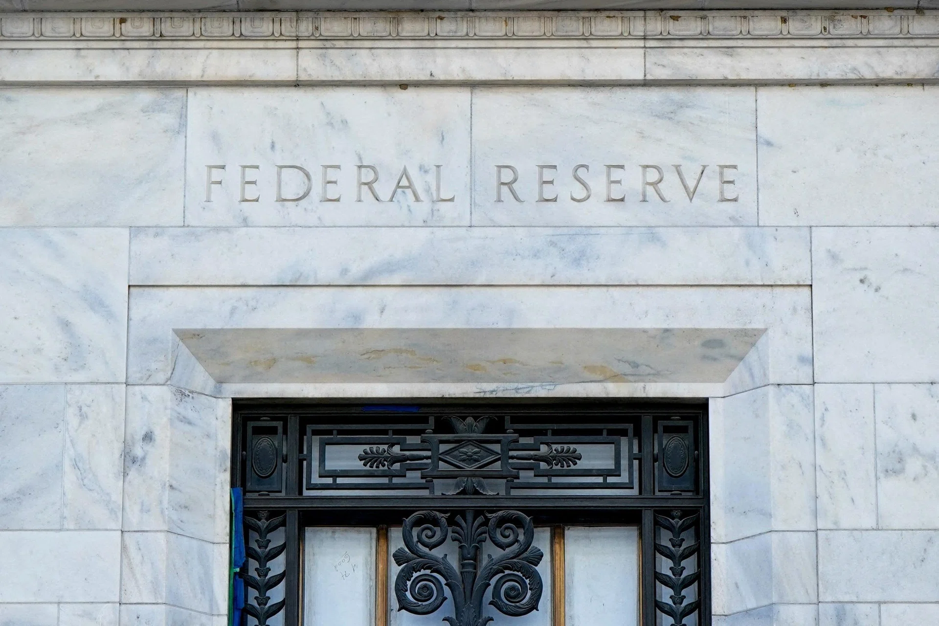 Growing number of options traders see no Fed cuts in 2026