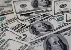 A black market for US dollars has sprung up in Pakistan after the central bank restricted access to foreign currency to preserve dwindling reserves.