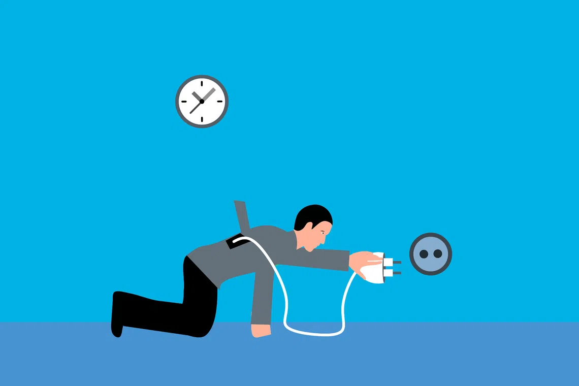 Almost half of Singaporeans openly admit that their mental health is negatively impacting their work productivity, according to research by Aon and TELUS Health.