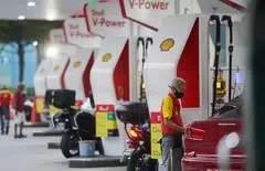 The strong results reflected higher energy prices and refining margins, as well as strong gas and power trading, Shell said, but were partly offset by lower liquefied natural gas trading results.