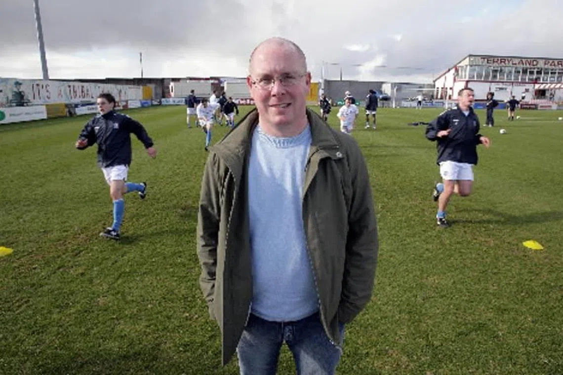 Nick Leeson amassed losses of about US$1.4 billion when working for Barings in Singapore in 1995, leading to the bank’s failure and eventual sale to ING Groep for £1. 