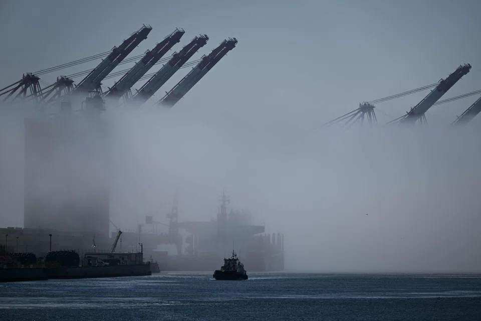 With Trump's trade tariffs clouding economic forecasts, indicators are unable to help us navigate the dense fog.  