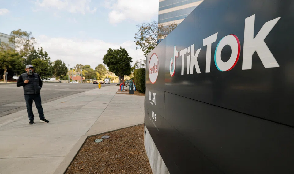 Short-form dramas cater to those who prefer bite-sized entertainment, with each episode typically spanning one to two minutes, and are usually designed for mobile viewing on social media platforms such as TikTok.