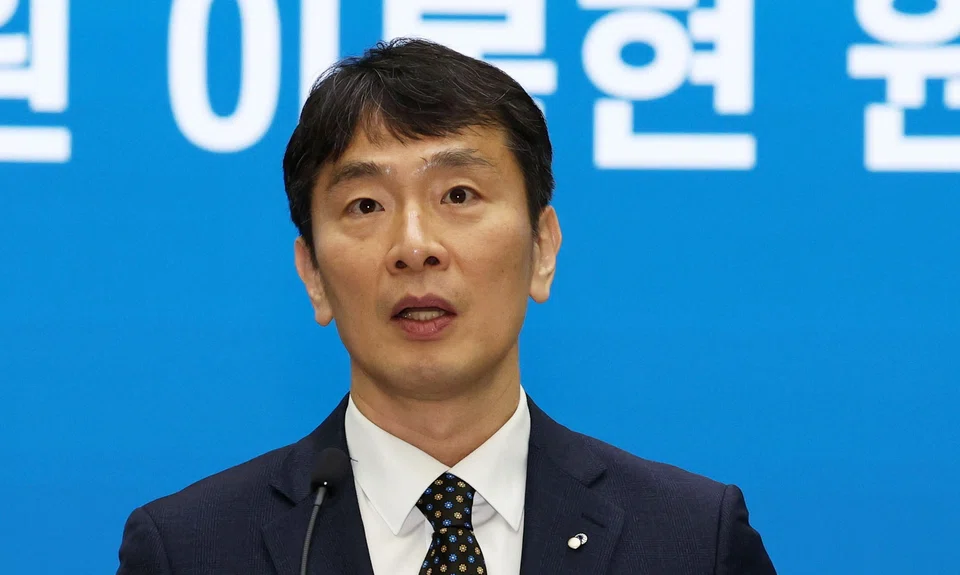 Since taking office in 2022, Financial Supervisory Service Governor Lee Bok Hyun has actively launched investigations into a number of controversial share issue plans and held a series of forums to address various issues related to stock market reforms. 
