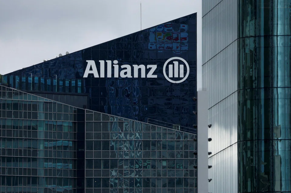 Allianz' net profit attributable to shareholders was 2.513 billion euros (S$3.64 billion) in the three months through June, compared with profit of 2.337 billion euros a year earlier. 