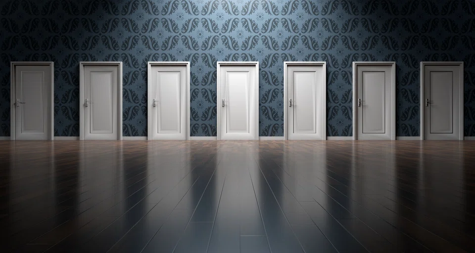 Zajkowski says his research shows it’s not the cognitive skills that matter so much in decision-making as the “metacognitive” skills, which he describes as the “thinking about the thinking”.