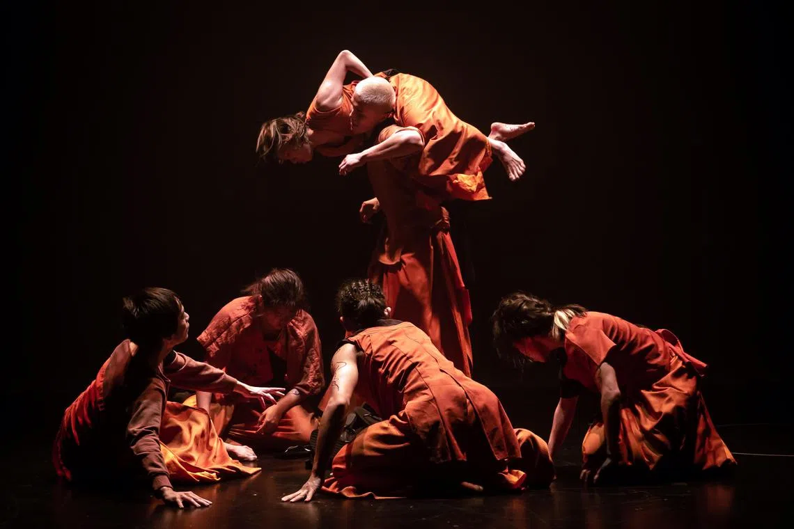 During the pandemic, The Human Expression (THE) Dance Company transformed their 2019 contemporary dance production, PheNoumenon, into an interactive experience with VR goggles.