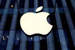 The US Justice Department is focused on how Apple has used its control over its hardware and software to make it more difficult for consumers to ditch the company’s devices, say people familiar with the matter. 