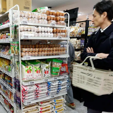 Tokyo to urge BOJ focus on boosting growth: report 